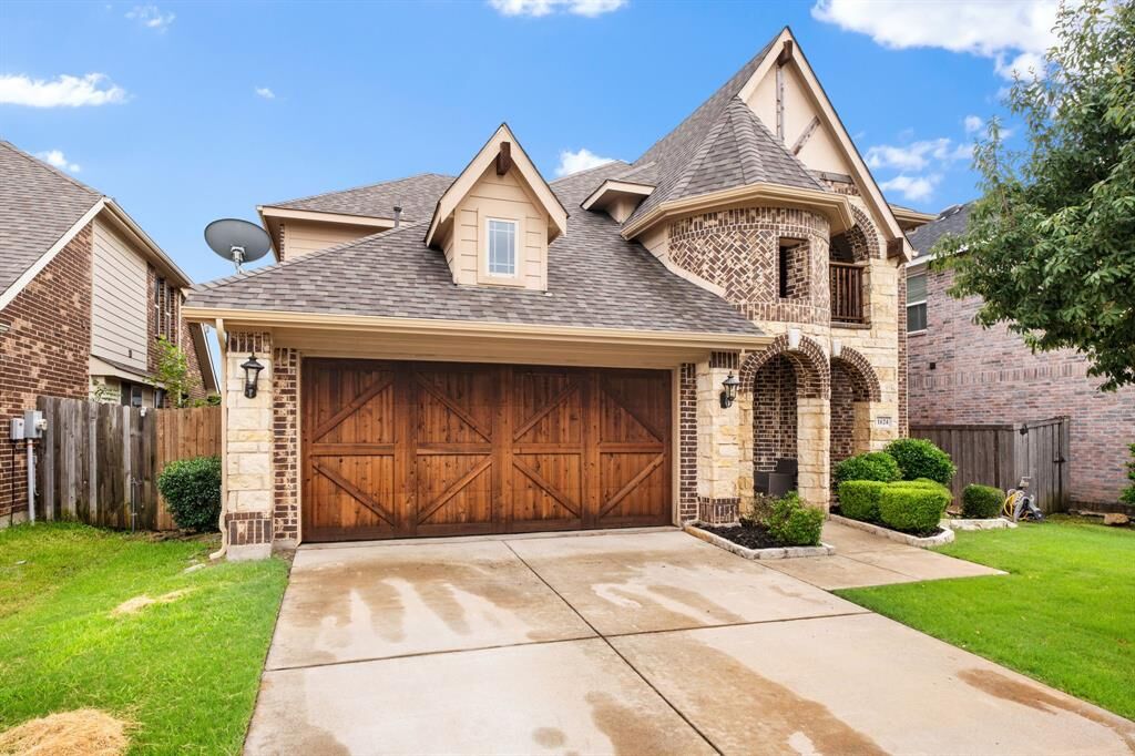Property Photo: 1624 Zebra Finch Drive TX 75068