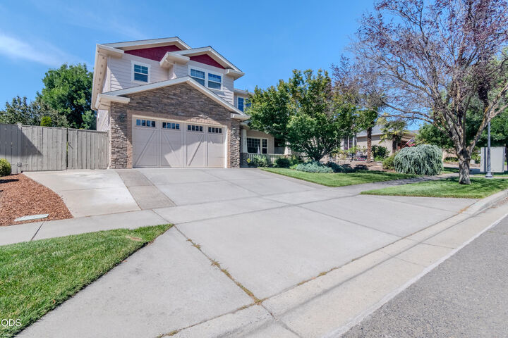 Property Photo: 3733 Sherwood Park Drive OR 97504