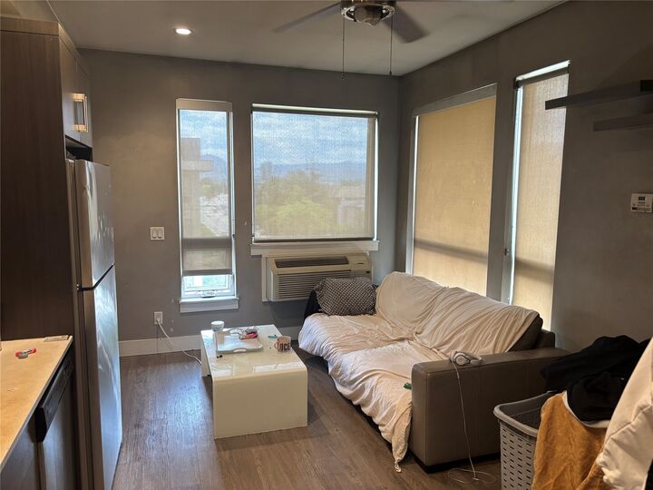 Property Photo: 925 Leon Avenue 638 BC V1Y 0E5