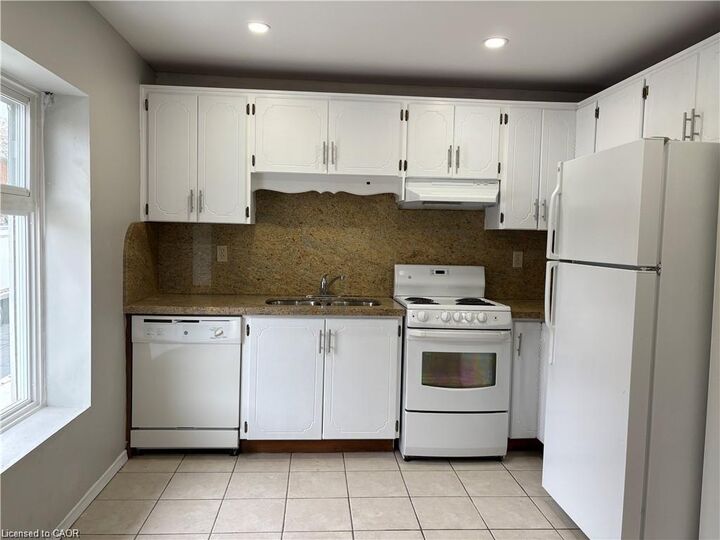 Property Photo:  269 Main Street W 2F &Amp 3F  ON L8P 1J5 