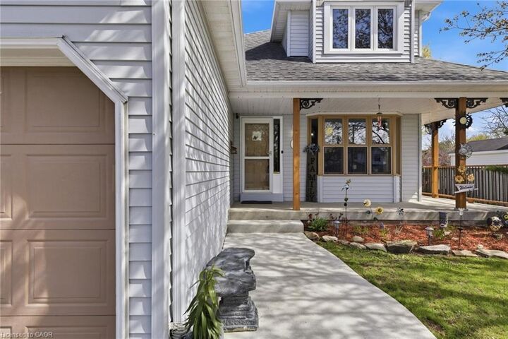 Property Photo:  4 Broom Street  ON N0B 1E0 