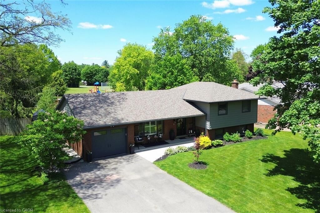 Property Photo: 8 Sheridan Boulevard ON N3Y 4W4