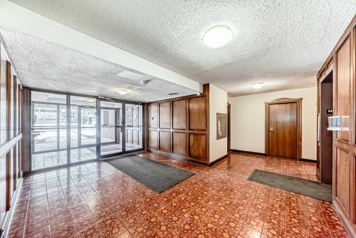 Property Photo: 330 15 Avenue SW 603 AB T2R 0P8