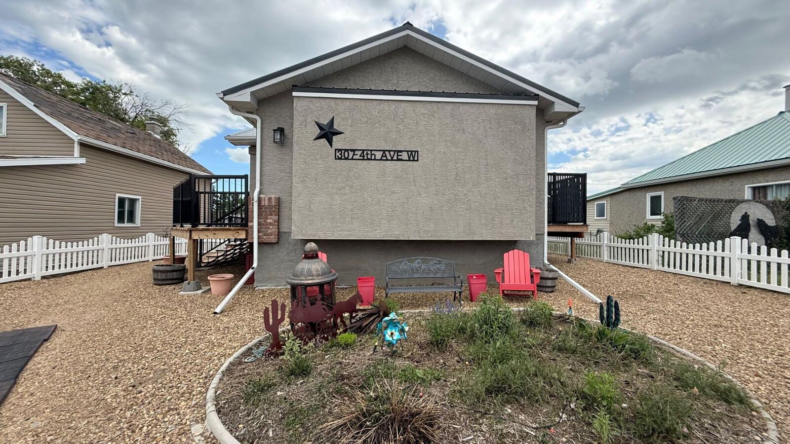 Property Photo: 307 4 Avenue W AB T0J 1P0
