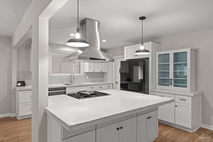 Property Photo:  1975 Heinrich St  FL 32507 