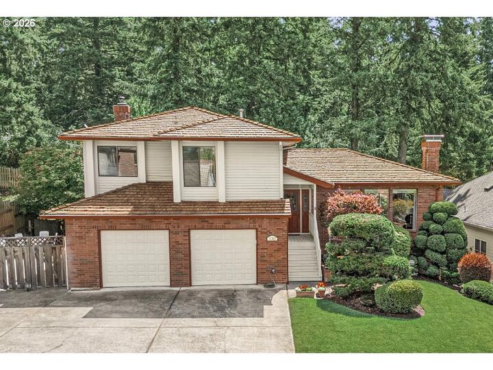 Property Photo:  11560 SE 108th Ave  OR 97086 