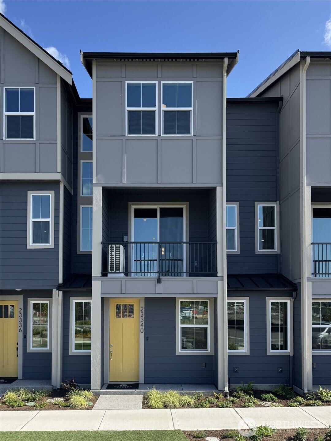 Property Photo:  23340  Franklin Circle 14  WA 98010 