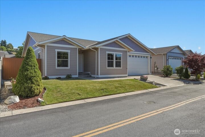 Property Photo: 566 Village Drive WA 98831