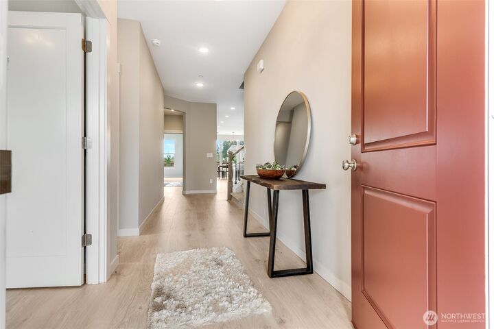 Property Photo:  225 E 24th Avenue  WA 98629 