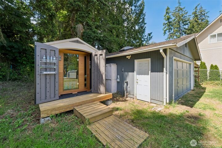 Property Photo: 1636 Hemlock Drive WA 98282