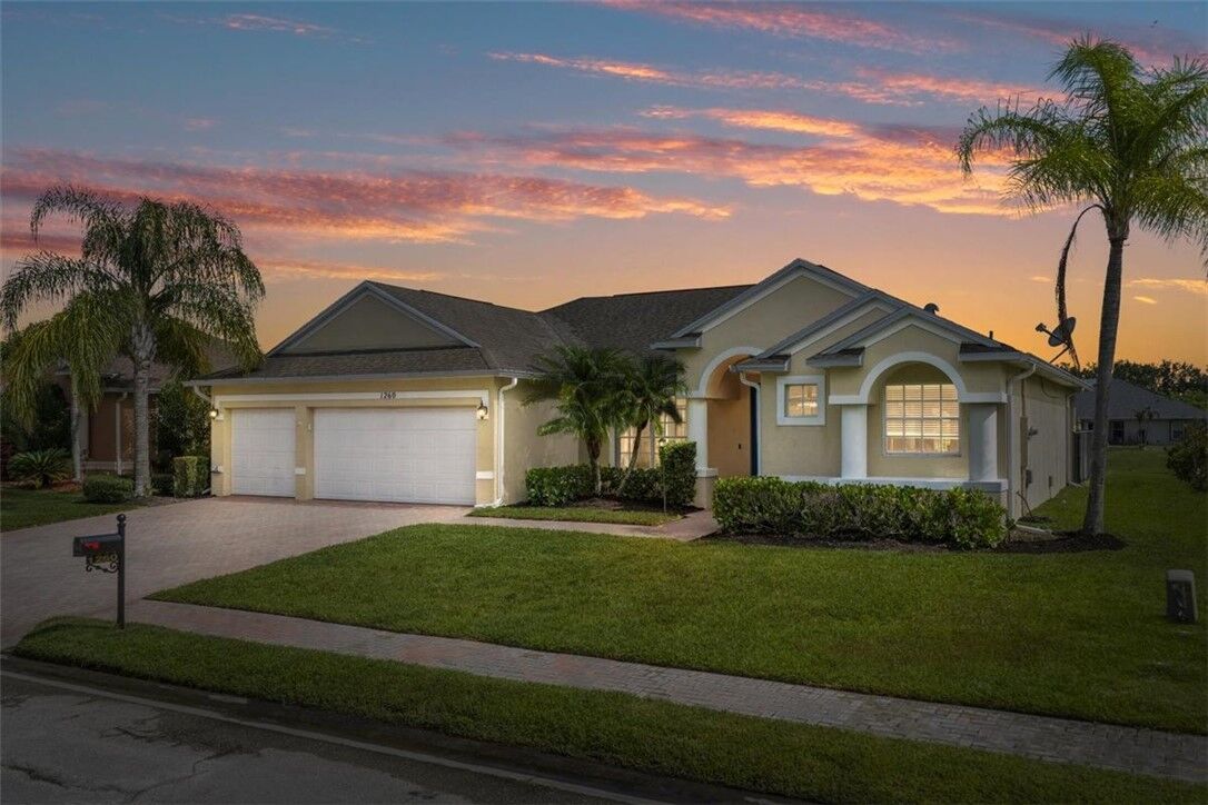 Property Photo:  1260 Scarlet Oak Circle  FL 32966 