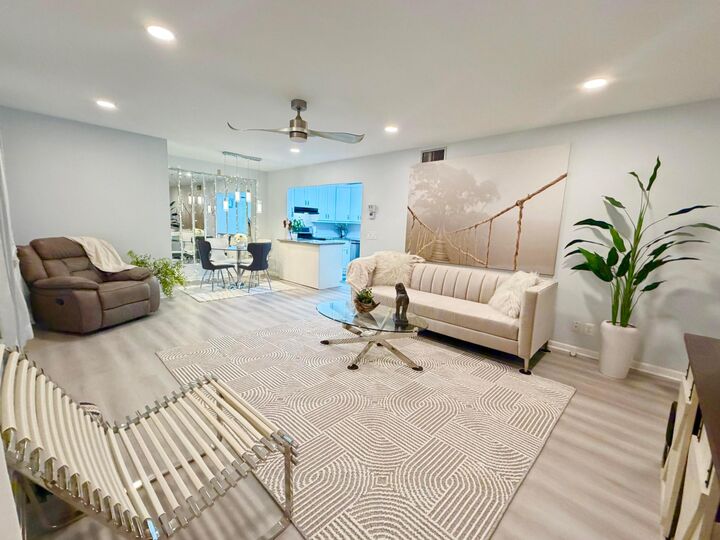 Property Photo:  301 Knotty Pine Circle B-2  FL 33463 