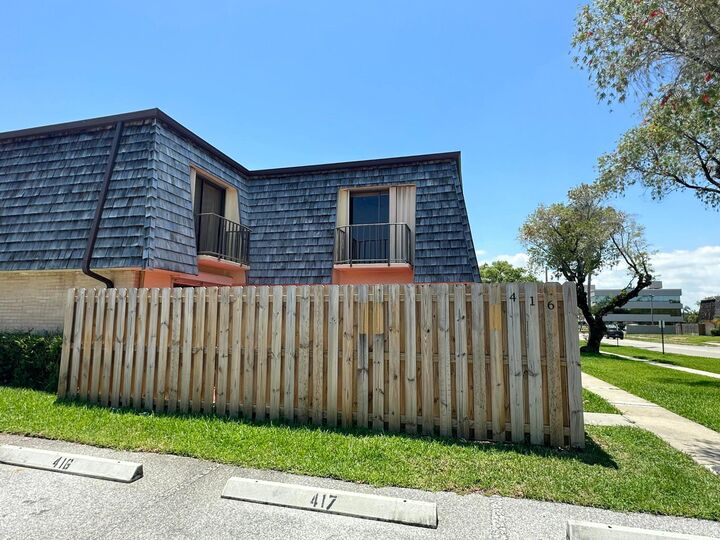 Property Photo:  416 Arabian Road  FL 33461 