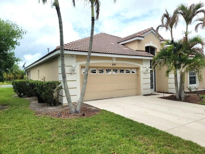 Property Photo:  895 SW Lake Charles Circle  FL 34986 