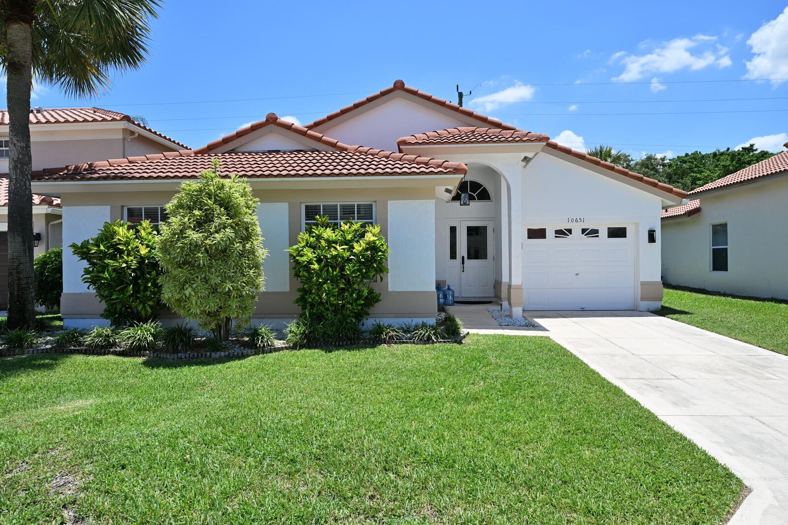 Property Photo:  10651 Buttonwood Lake Drive  FL 33498 