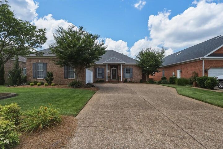 Property Photo:  1605 Camden Court  KY 42103 