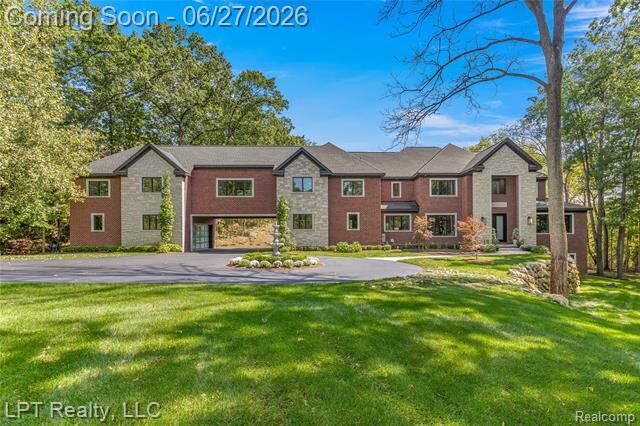 Property Photo:  5029 Forest Valley Drive  MI 48348 