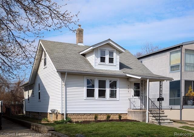 Property Photo:  991 Humphrey Avenue  MI 48009 