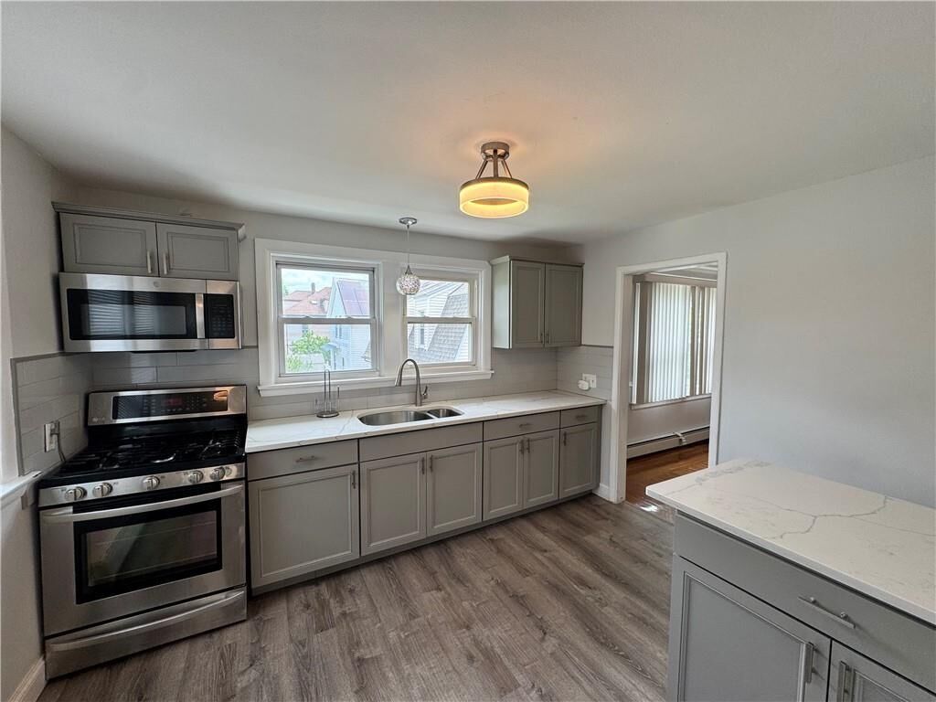 Property Photo:  101 Rutherglen Avenue 2  RI 02907 