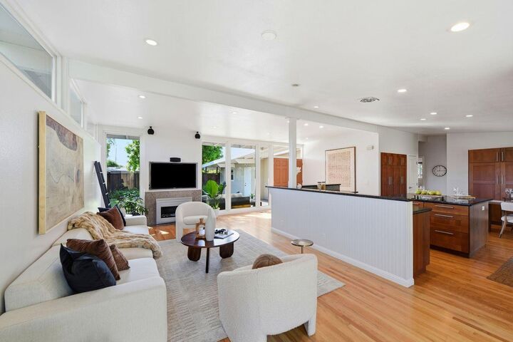 Property Photo:  201 Thompson Square  CA 94043 