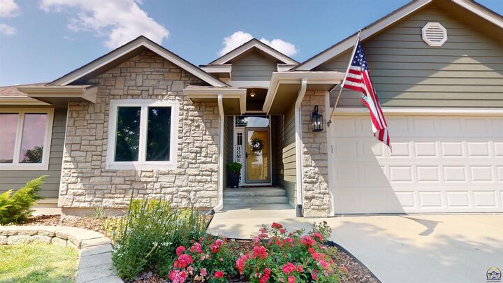 Property Photo:  3404 SE 39th Ter  KS 66609 