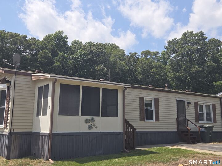 Property Photo:  15 Tunnel Hill Court 11  CT 06351 