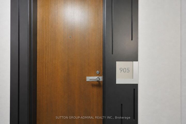 Property Photo:  111 Elizabeth Street 905  ON M5G 1P7 