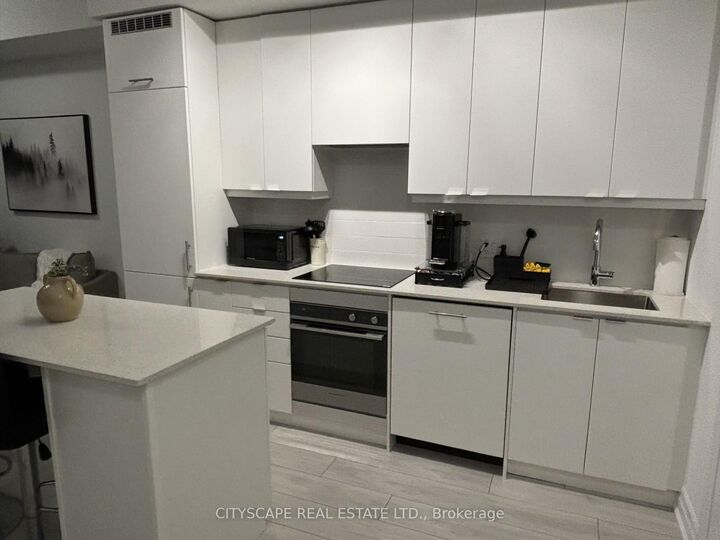 Property Photo: 30 Elm Drive 2307 ON L5B 0N6