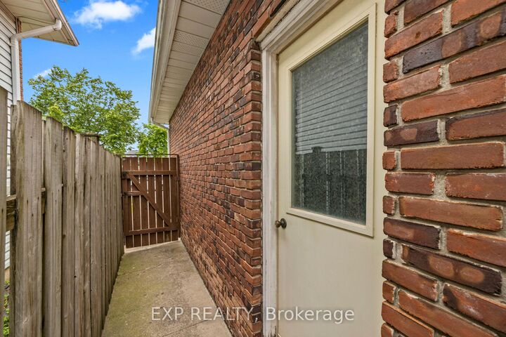 Property Photo: 7430 Alex Avenue ON L2G 7V1