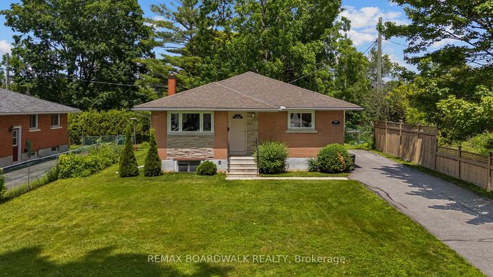 Property Photo: 1311 Adirondack Drive ON K2C 2V7