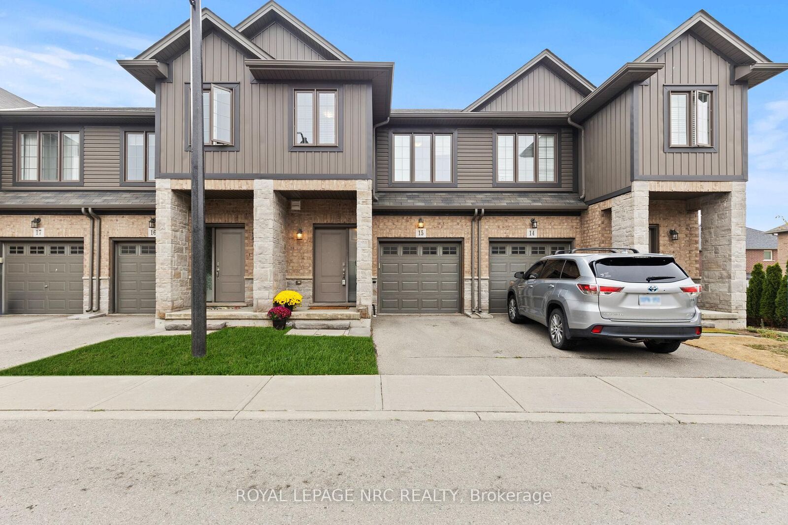 Property Photo: 377 Glancaster Road 15 ON L9G 0G4