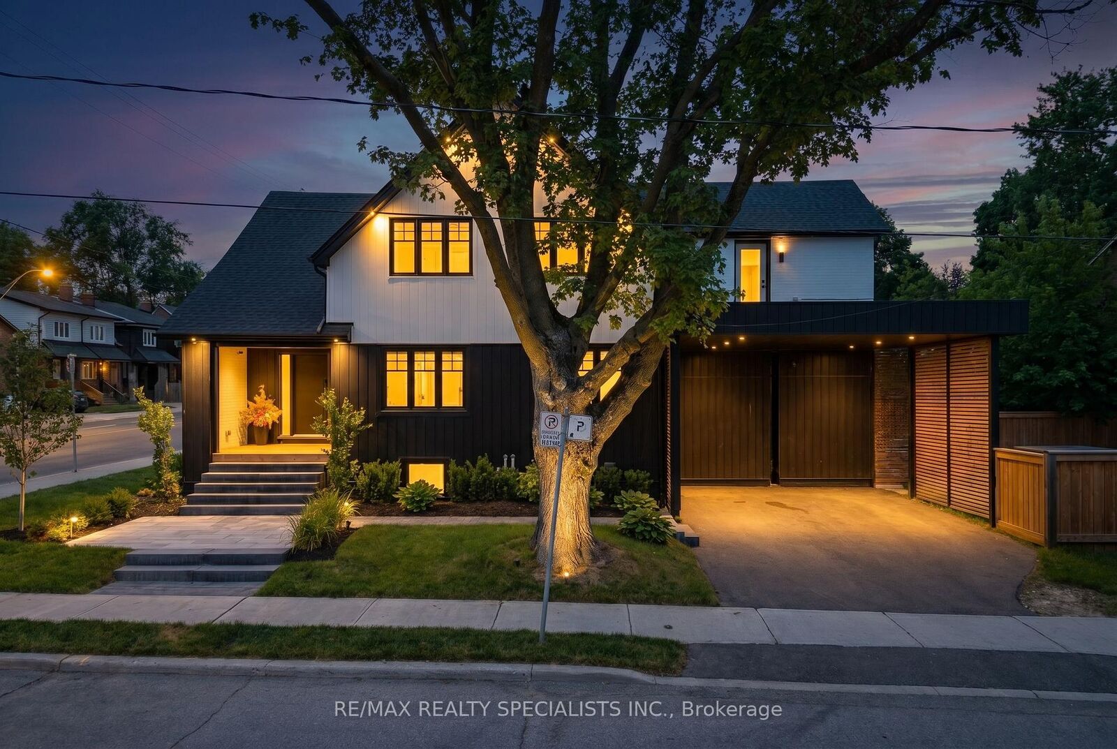 Property Photo:  997 Mount Pleasant Road  ON M4P 2L9 