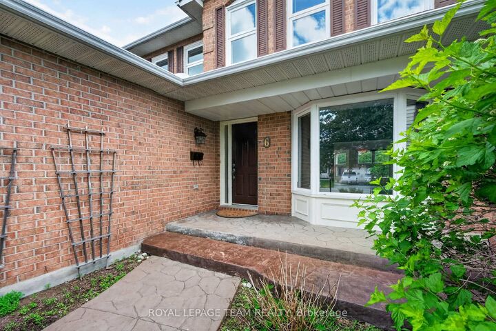 Property Photo: 6 Shetland Way ON K2M 1P5