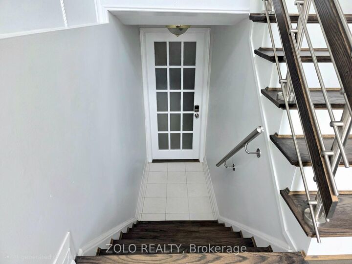 Property Photo:  4233 Greybrook Crescent  ON L4W 3G5 