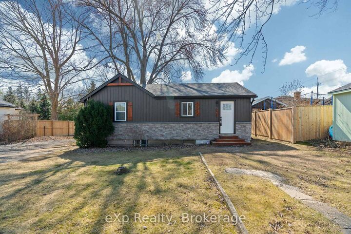 236 Sydenham Street — photo 1