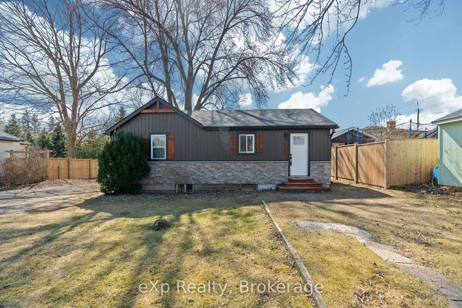 Property Photo: 236 Sydenham Street ON N7G 1V3