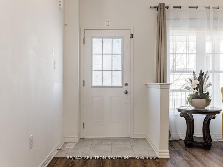 Property Photo: 6 Bobolink Drive ON L9Z 0J2