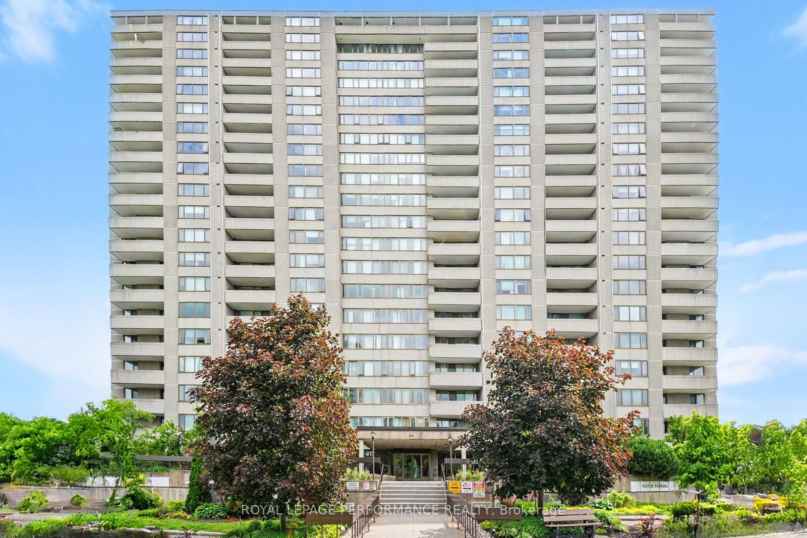 Property Photo: 2625 Regina Street 708 ON K2B 5W8