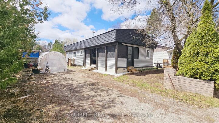 2 Shamrock Crescent — photo 1