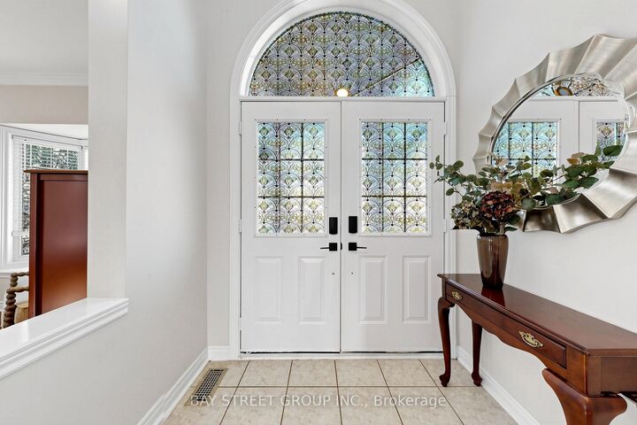 Property Photo: 19 Fountain Court ON L4S 2K4