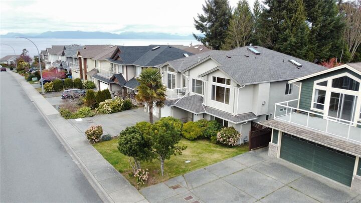 Property Photo: 6593 Kestrel Cres BC V9V 1V9