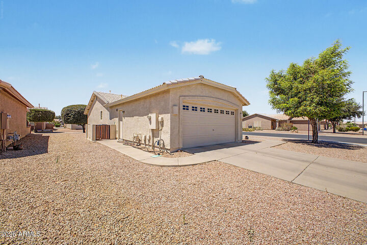 Property Photo:  1433 E Cherry Hills Drive  AZ 85249 