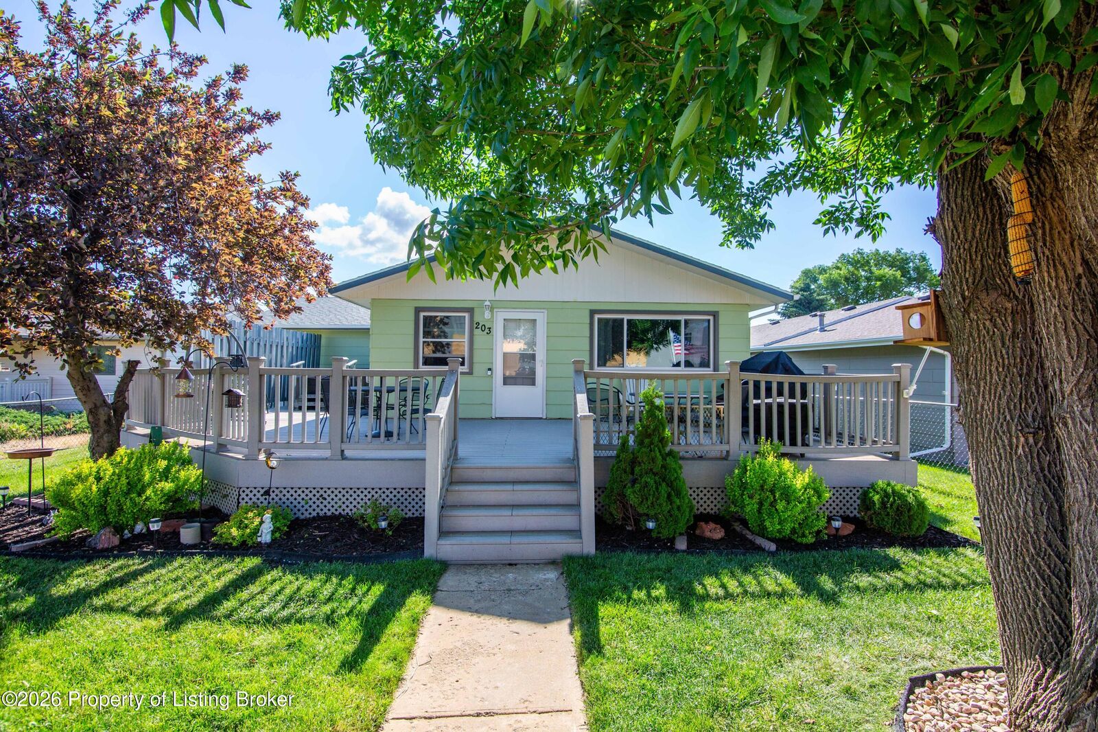 Property Photo:  203 Millionaire Avenue  ND 58646 