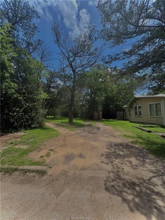 Property Photo:  1803 West 18th Street  TX 77803 