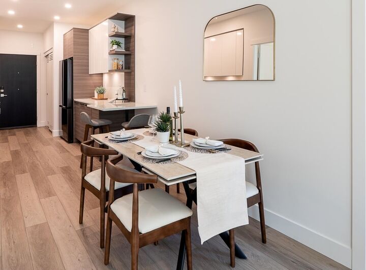Property Photo: 422 Lakewood Drive 202 BC V5L 0E8