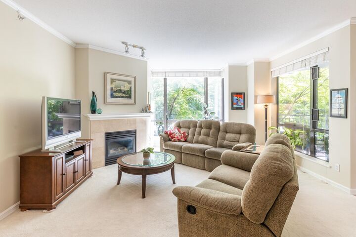 Property Photo:  1580 Martin Street 301  BC V4B 5M3 