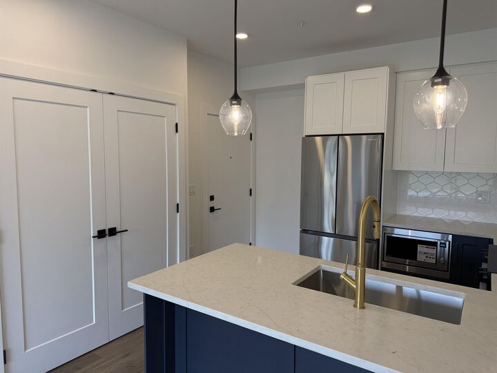 Property Photo: 17783 56A Avenue 202 BC V3S 1G4