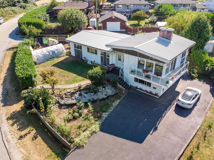 Property Photo: 11906 100 Avenue BC V3V 2W1