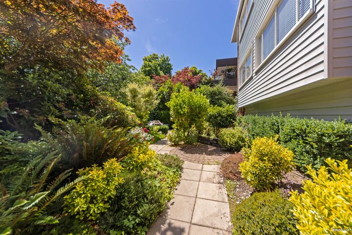 Property Photo: 2255 W 40th Avenue 3 BC V6M 1W7