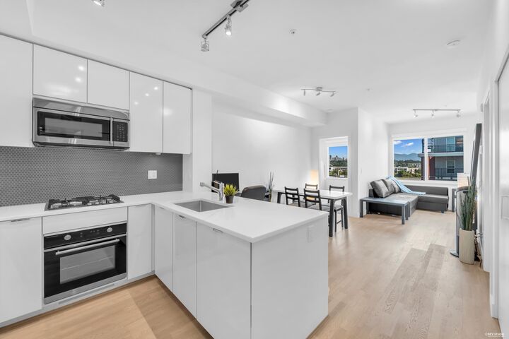 10011 River Drive 509 — photo 1